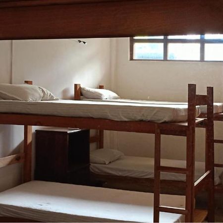 Funky Monkey Hostel & Yoga Rooftop Lounge , Arugambay Pottuvil Eksteriør bilde